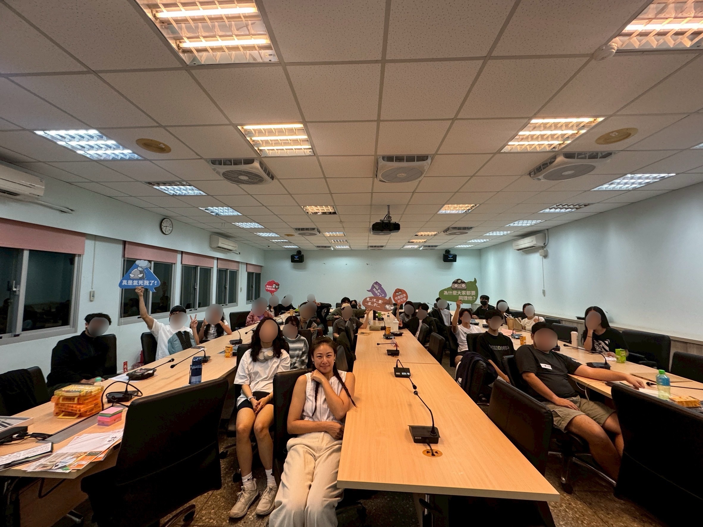 圖片講師與學生大合照